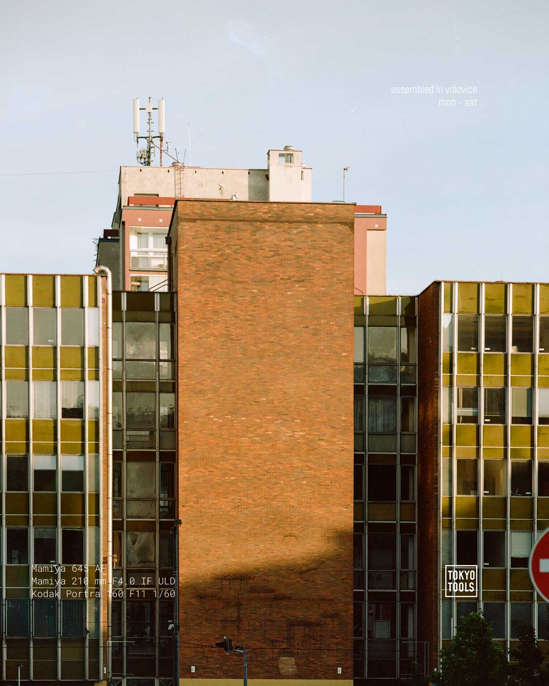VRSOVICE-ANALOG_SEPT_4x5-6